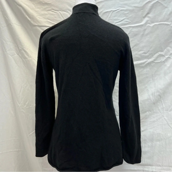 Shanghai Tang 100% cashmere black sweater. - Picture 4 of 8